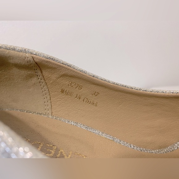 Slightly worn heels - Picture 5 of 6